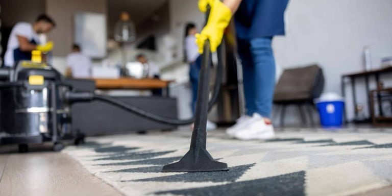 hiring a cleaning team before your move